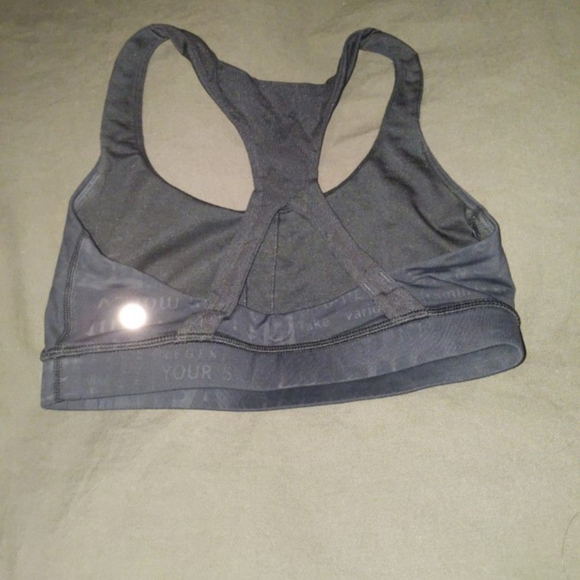 Lululemon Sports Bra Sz 4 Black Manifesto Embossed - Picture 3 of 5
